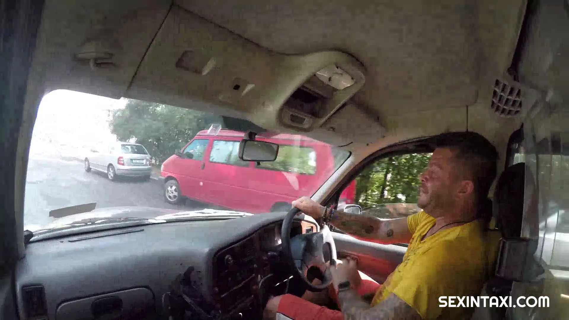 A Quickie In The Taxi Before Shopping
