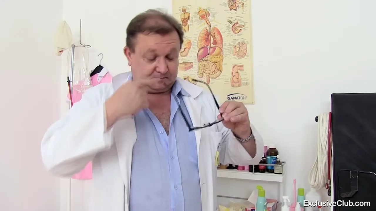 Czech Girl’ Big Tits Having Gyno
