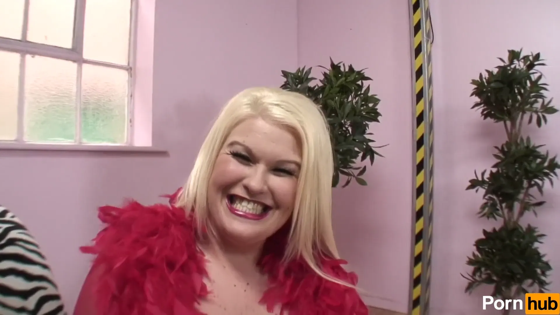 Sindy Takes Cock Up Her Ass
