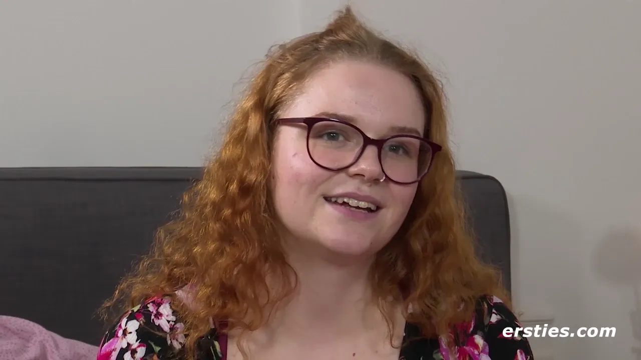 Anabelle Roscoe – Teen aus OÌsterreich hat viel SpaÃ mit ihrem Lieblingstoy! XXX [2021] 720p