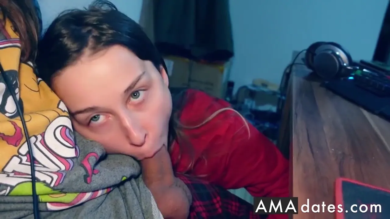 Stepbrother Distracted By Blowjob While Gaming