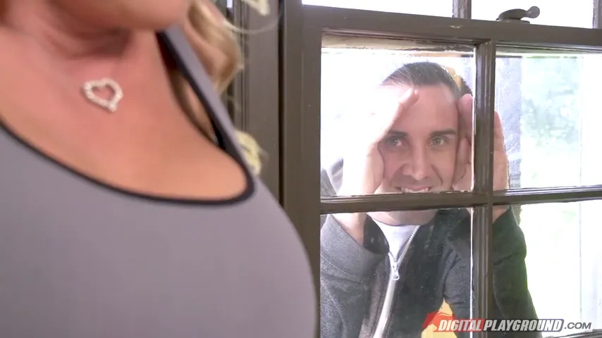 Briana Banks Goes Wild: Kitchen Solo Fun