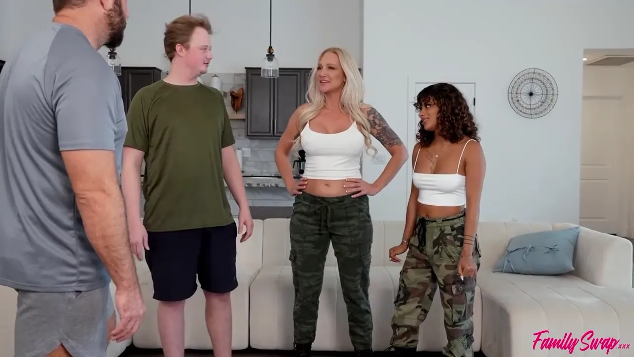 Curvy Mom Organizes Family Group Fun