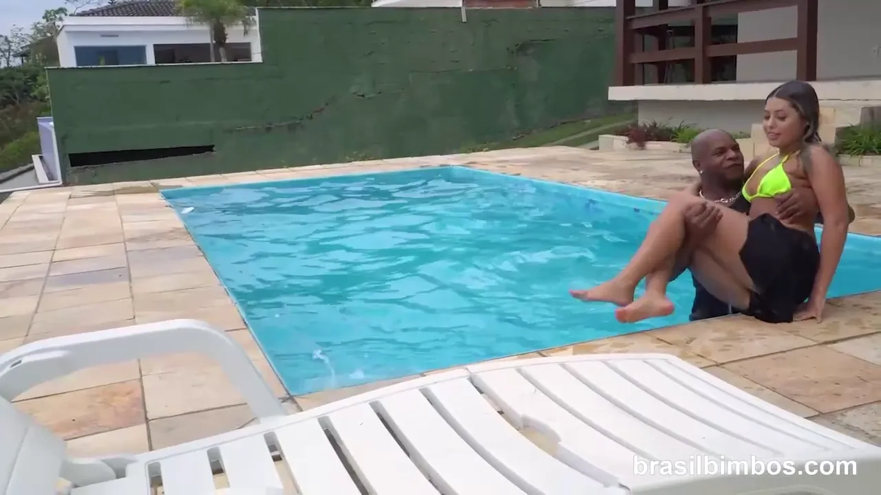 Sizzling MILF Delivers Mind-Blowing Oral to Her Fit Black Lover