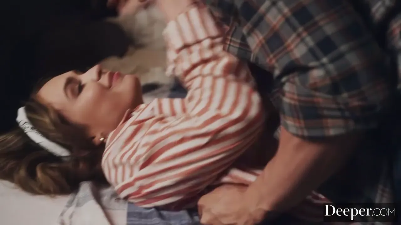 Curvy Beauty with Big Breasts Surrenders to Her Guy in His Car