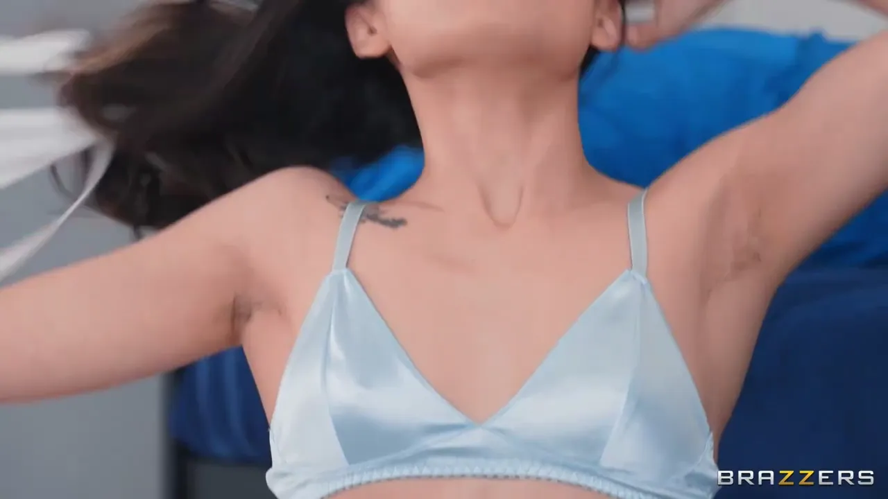 Asian Beauty Delivers a Perfect Blowjob