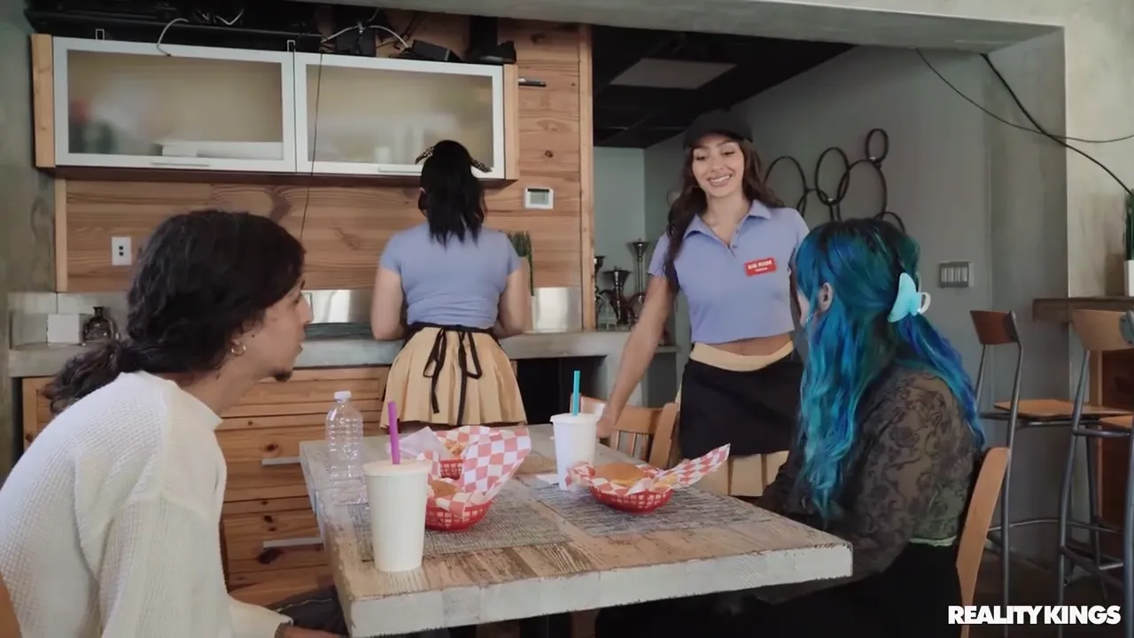 Charming Waitress Delivers an Unforgettable Blowjob Experience