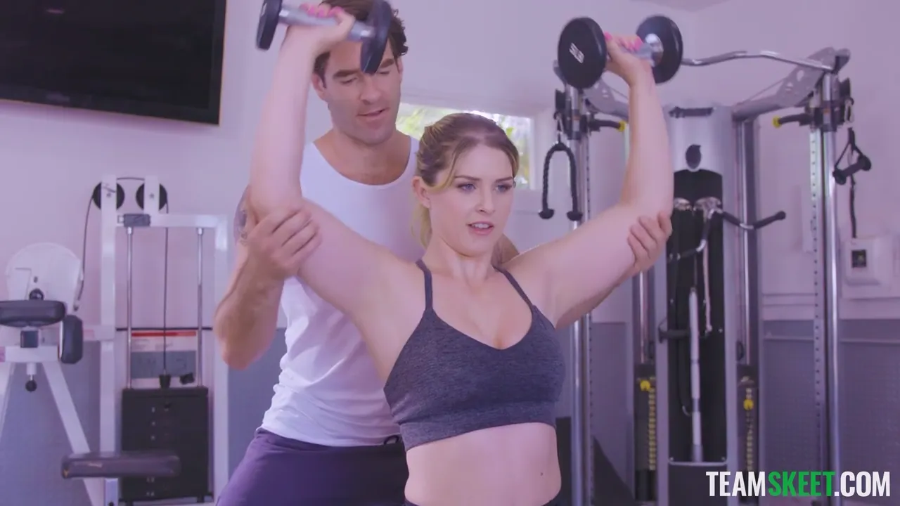 Athletic Encounter: Busty Beauty Delivers an Unforgettable Blowjob
