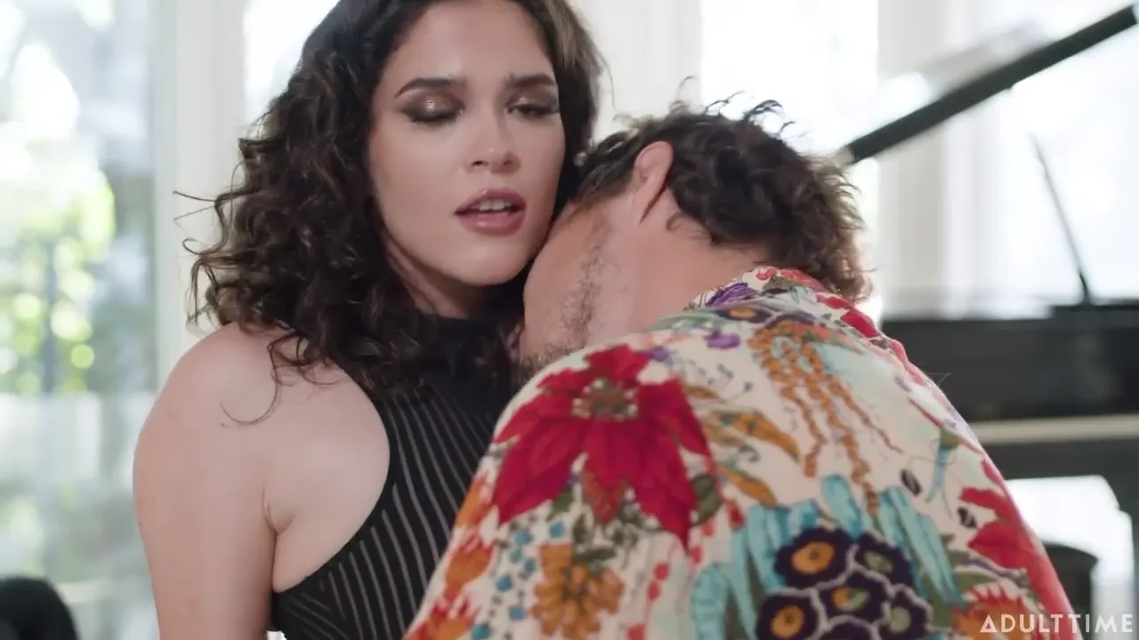 Passionate Brunette with Curves Takes the Plunge for Pleasure