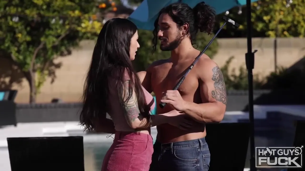 Rugged Macho Enjoys Mind-Blowing Blowjob from Young Beauty