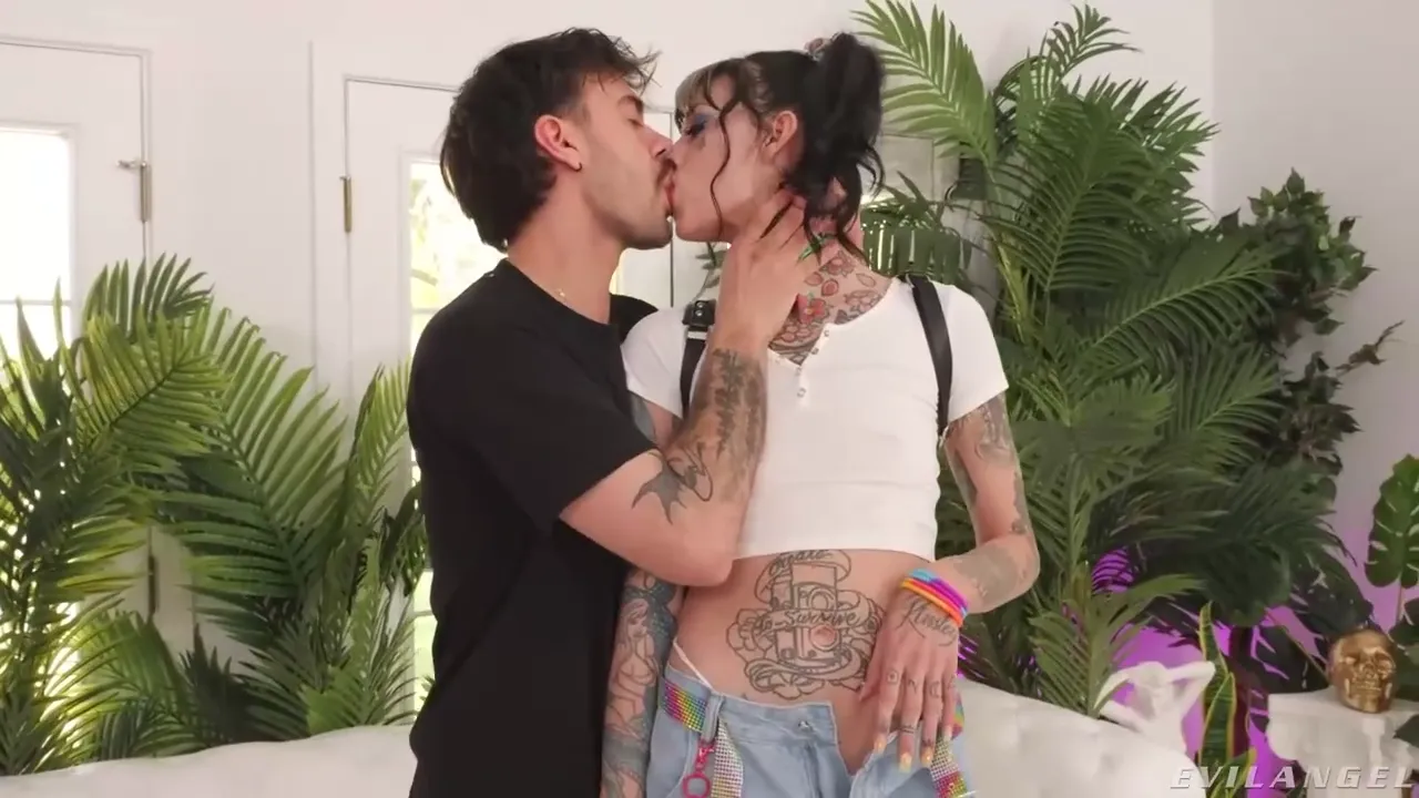 Tatted Beauty with a Slender Figure Enjoys Anal Pleasure