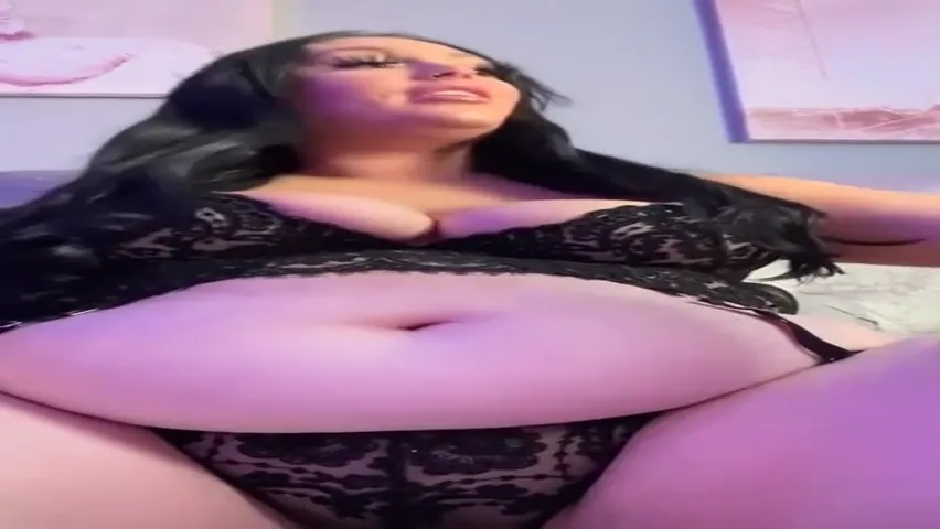 Curvy Cutie Showcases Her Alluring Assets Live on Camera