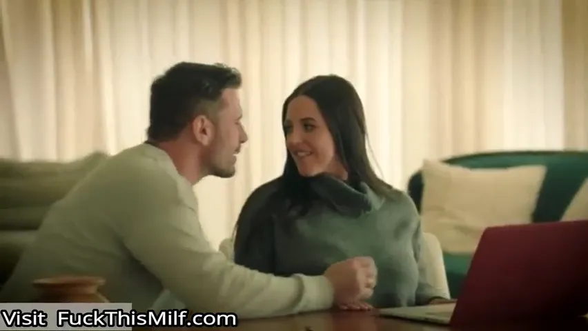 Brunette Beauty with Big Breasts Enjoys Morning Oral Pleasure