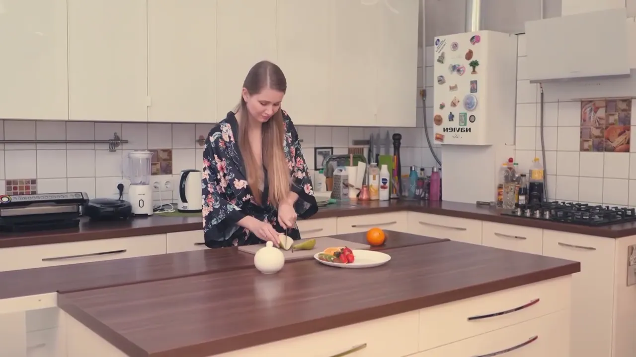 Morning Delight: Busty Beauty Treats Her Guy to a Sensational Surprise