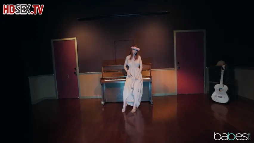 Curvy Redhead Girlfriend Embraces Hardcore Adventure