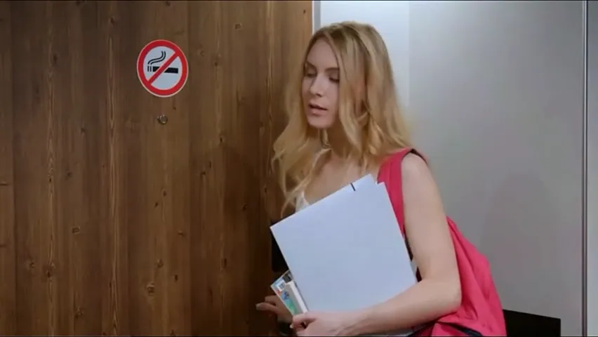 Blonde Neighbor Invites Strong Member for a Playful Encounter