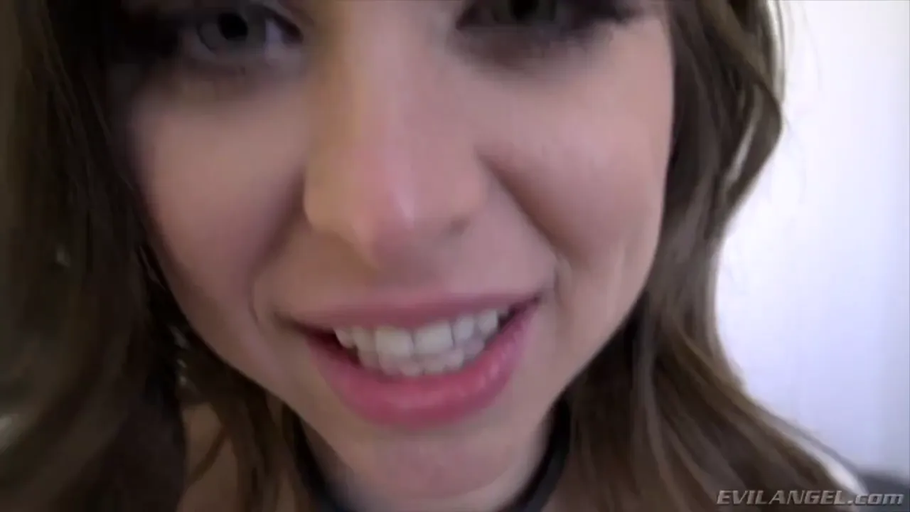 Passionate Girl Delivers Intense Oral Pleasure