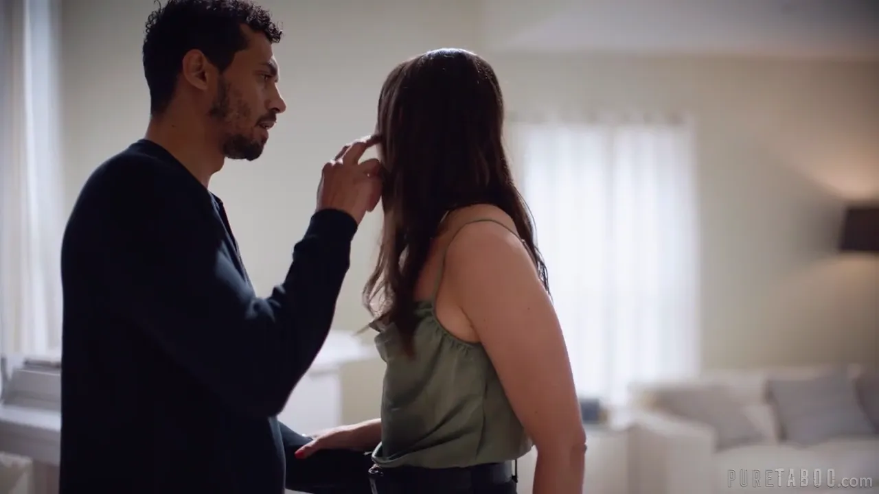 Wife Delivers a Hot Surprise for Husband After Work