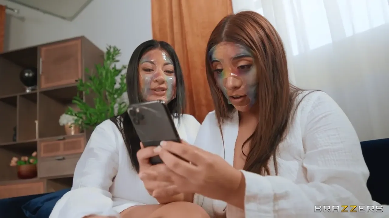 Two Curvy Ladies Indulge in a Wild Threesome Experience