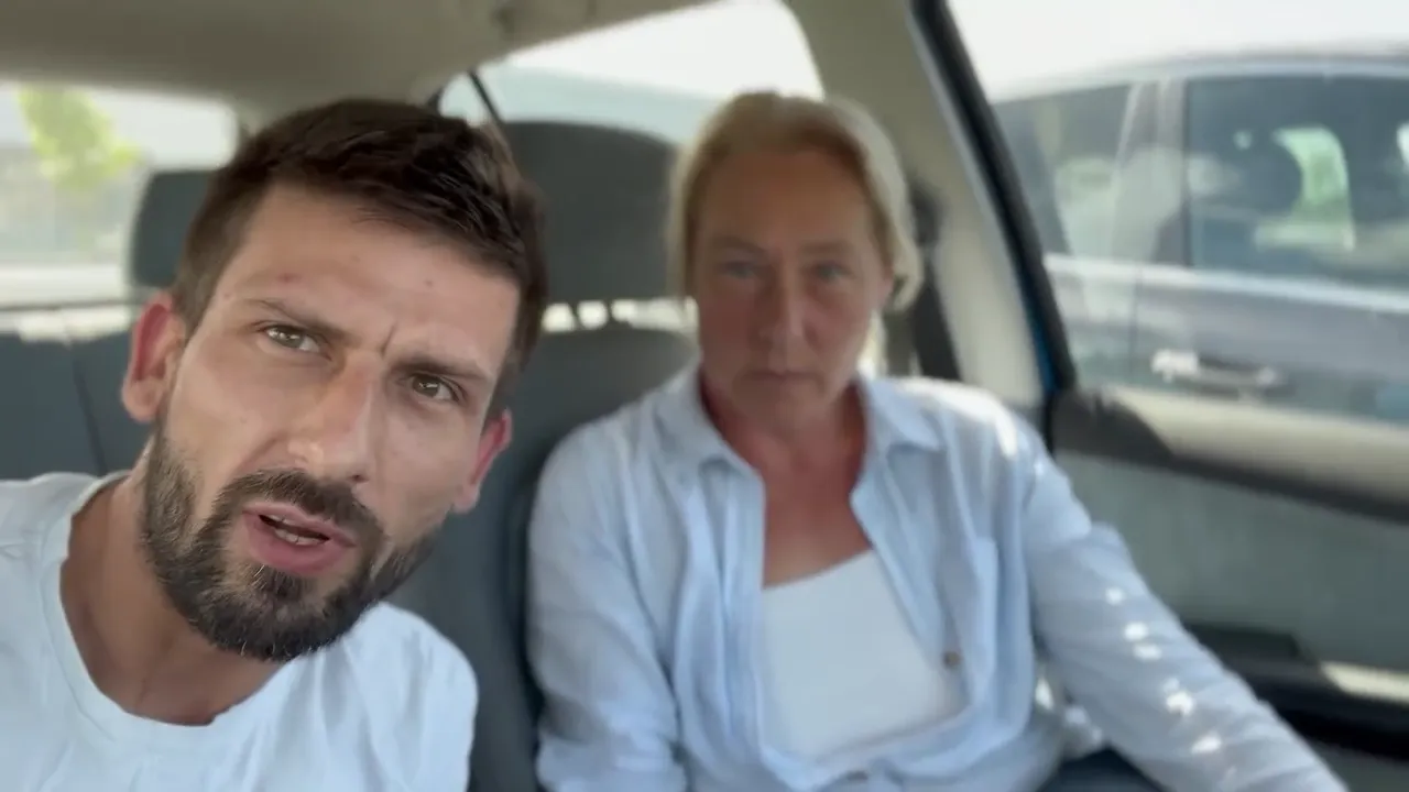 Mature Woman Enjoys a Public Encounter: A Bold Blowjob Experience