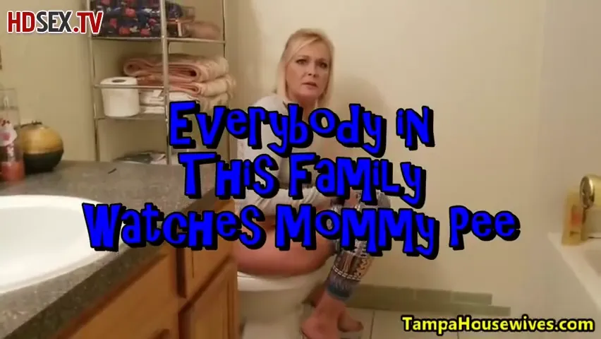 Mature Woman Shows Off After Toilet Masturbation on Webcam