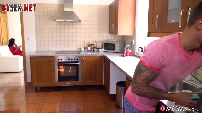 Curvy Mulatto Beauty Enjoys Kitchen Passion with White Partner
