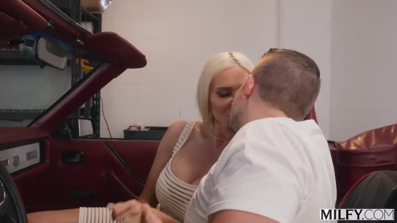 Blonde Beauty with Big Breasts Delivers an Unforgettable Blowjob