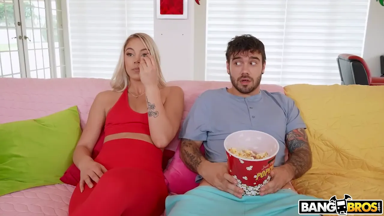 Curvy Stepsister Delivers an Unforgettable Blowjob Experience