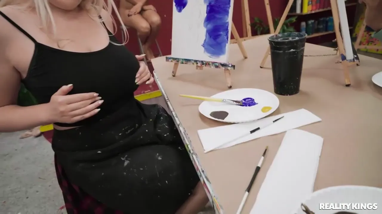 Busty Muse Engages in Passionate Art with Painter