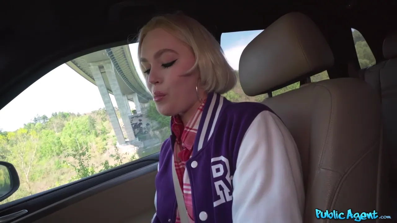 Blonde Beauty Delivers Intense Blowjob and Engages in Passionate Sex