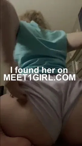 Blonde teen teasing her phat ass